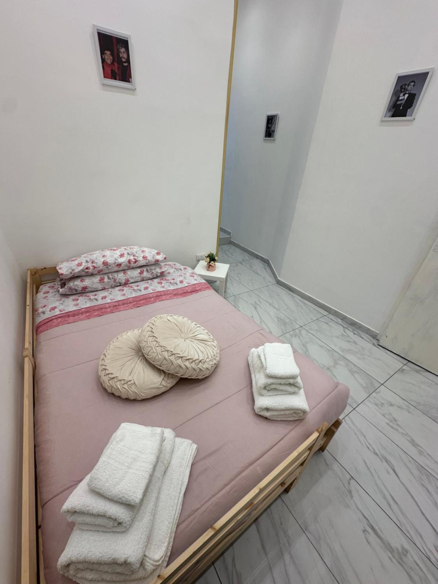 Residenza Marvin De Curtis Lägenhet Neapel Exteriör bild