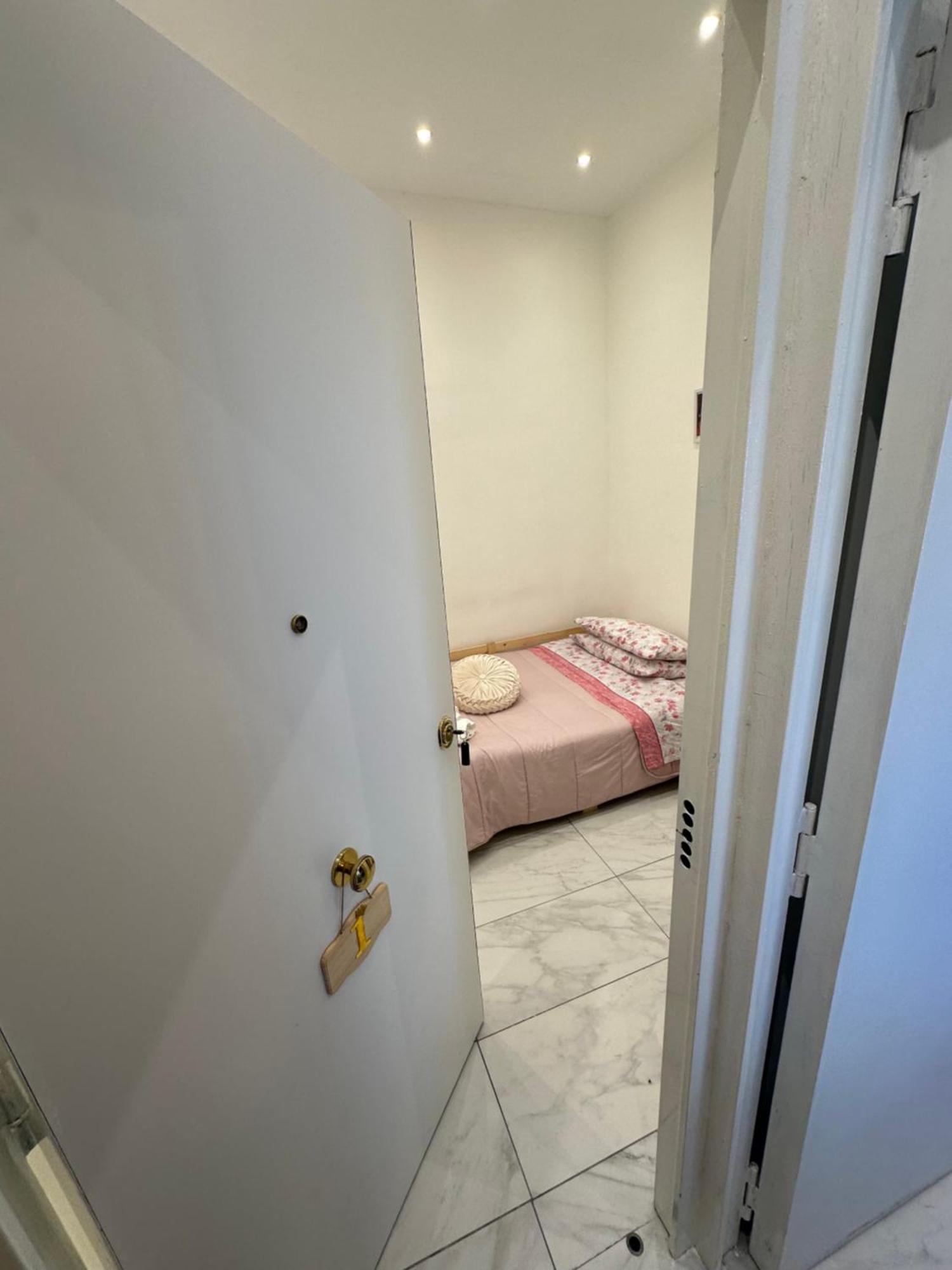 Residenza Marvin De Curtis Lägenhet Neapel Exteriör bild